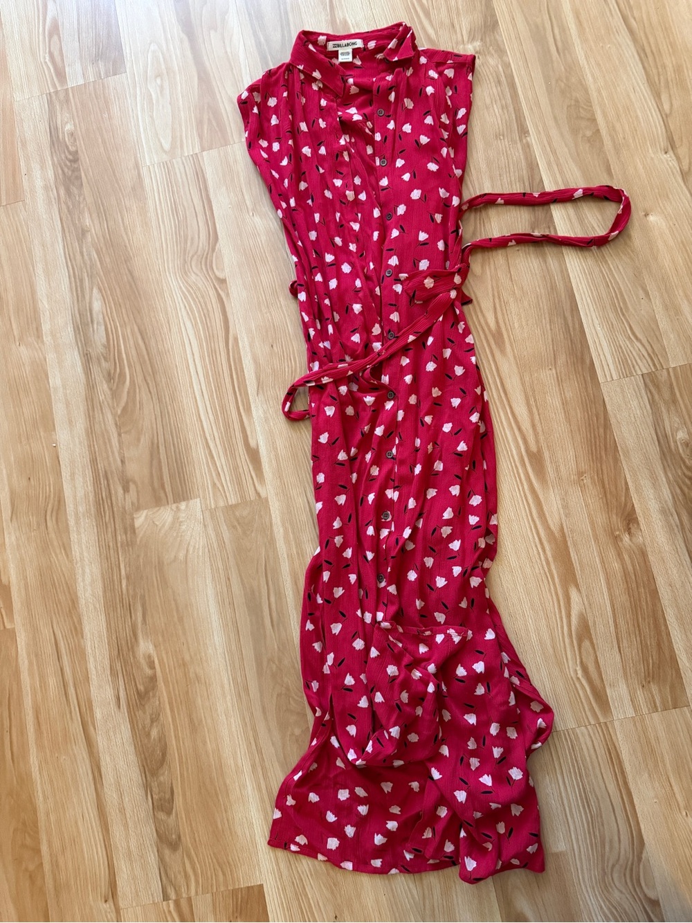 Billabong Women's Size XS Red Floral Belted Button Down Maxi Dress